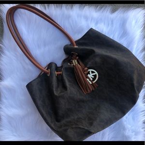 Flawless Michael Kors Shoulder Bag